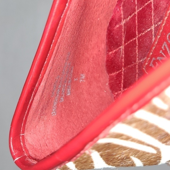 Women's Enzo Angiolini Cow Hide Flats - Picture 9 of 10